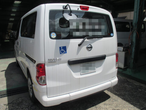 亀岡市　K様　NV200　リアバンパー、リアフェンダー、ドアパネルのキズ修理