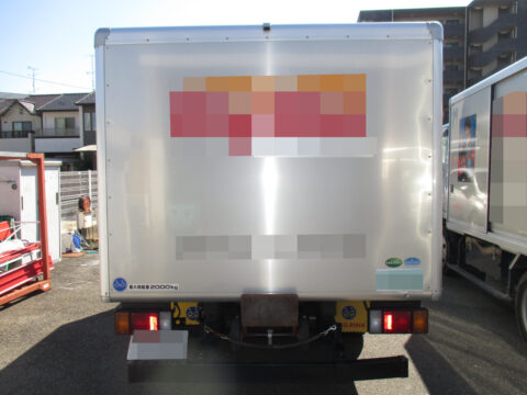 京都市D様　トラック　リアバンパーのキズ修理