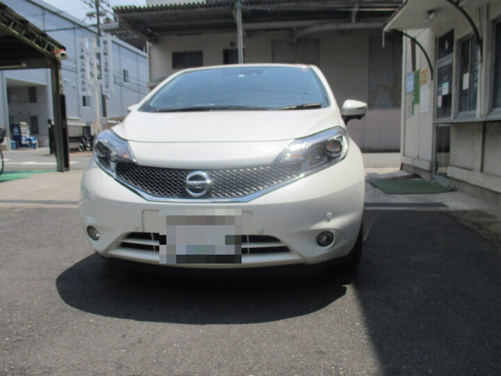 京都市W様　日産　ノート　フロントバンパー凹み　お見積りしました。サムネイル